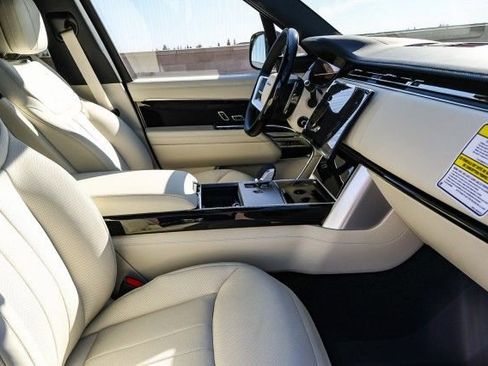 New 2025 Land Rover Range Rover SE image 12