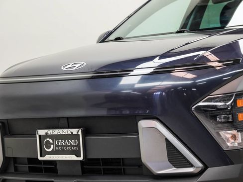 Used 2024 Hyundai Kona SEL AWD/4WD image 2