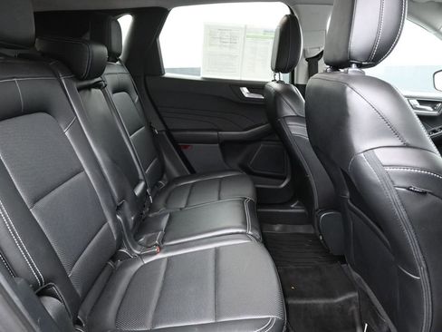 Used 2022 Ford Escape SEL image 9