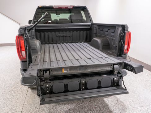 Used 2024 GMC Sierra 1500 AT4 w/ Technology Package AWD/4WD image 11