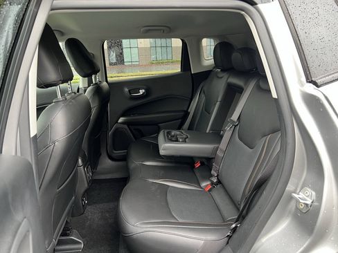 Used 2019 Jeep Compass Limited AWD/4WD image 12