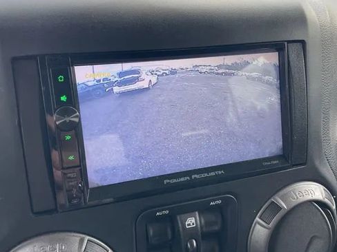 Used 2018 Jeep Wrangler Unlimited Sport S image 16