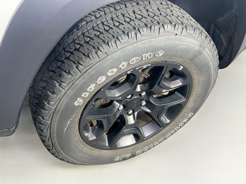 Used 2022 Jeep Cherokee Trailhawk w/ Trailer Tow Group image 29