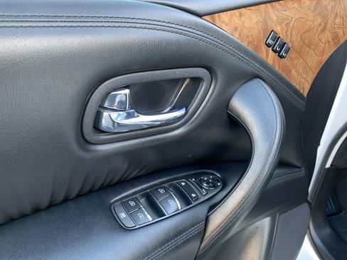 Used 2023 Nissan Armada SL w/ Captain's Chairs Package image 17