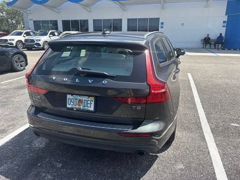 Used 2020 Volvo V60 T5 Momentum FWD image 5