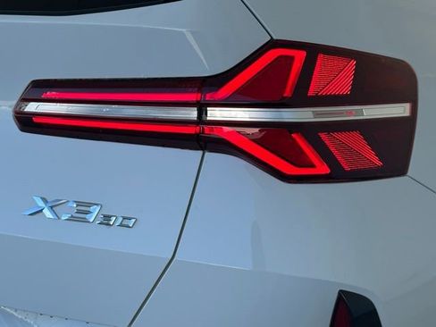 Used 2026 BMW X3 xDrive30 w/ Premium Package image 8