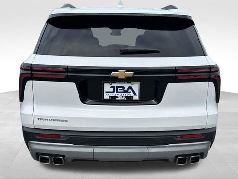 Used 2025 Chevrolet Traverse LT image 26