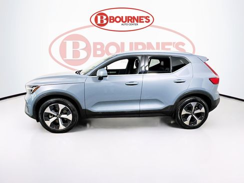 Used 2023 Volvo XC40 B5 Plus w/ Protection Package Premier AWD/4WD image 8