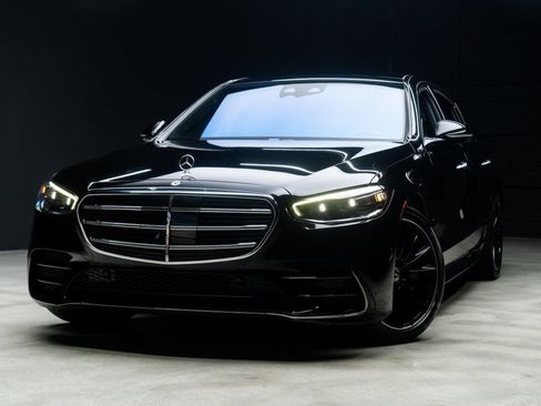 Used 2023 Mercedes-Benz S 500 4MATIC w/ AMG Line image 2