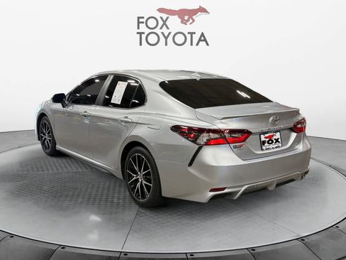 Used 2023 Toyota Camry SE w/ Audio Upgrade Package FWD image 4