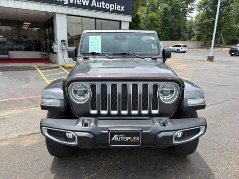 Used 2019 Jeep Wrangler Unlimited Sahara AWD/4WD image 3