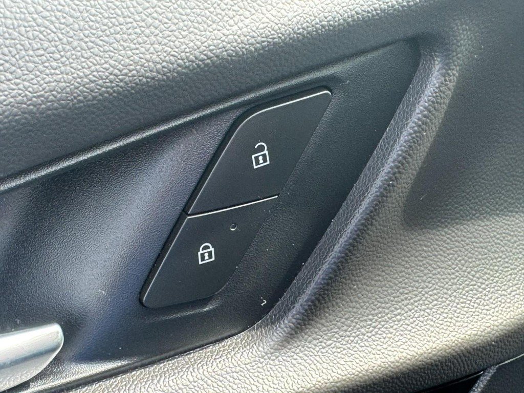 Used 2026 Chevrolet Equinox LT AWD/4WD image 21