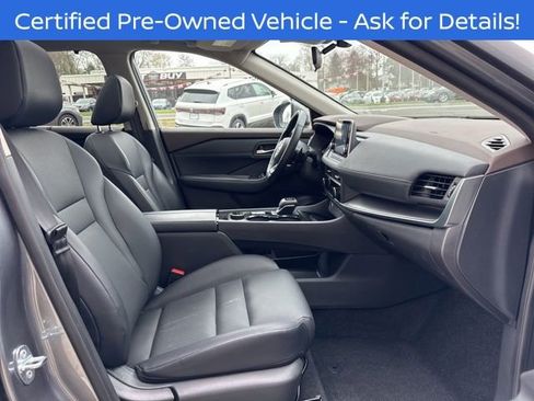 Used 2023 Nissan Rogue SV w/ SV Premium B Package image 22