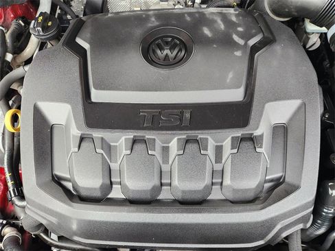 Used 2018 Volkswagen Tiguan SEL image 33