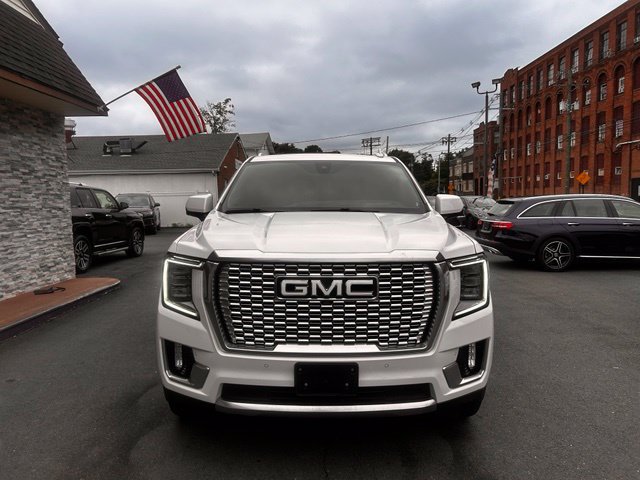 Used 2021 GMC Yukon Denali w/ Denali Premium Package AWD/4WD image 2