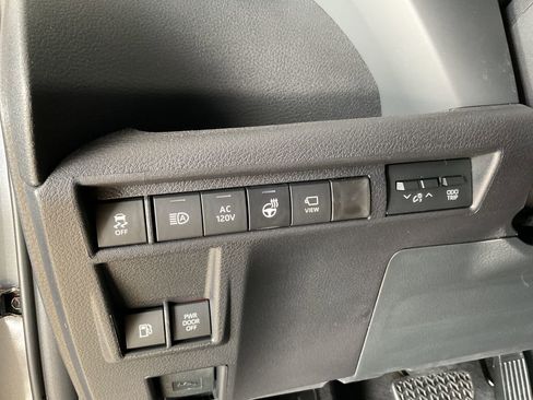 New 2026 Toyota Sienna Platinum image 14