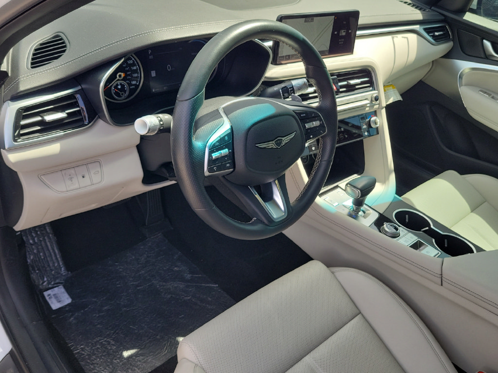 Used 2025 Genesis G70 2.5T RWD image 13