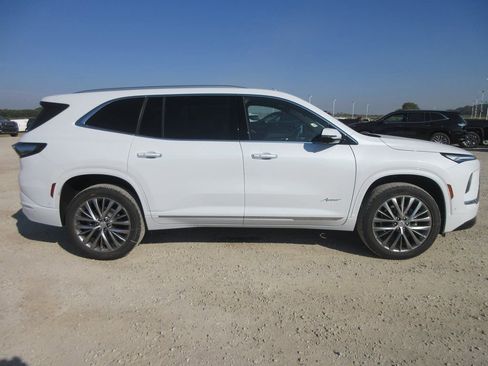 New 2026 Buick Enclave Avenir w/ Super Cruise Package FWD image 3