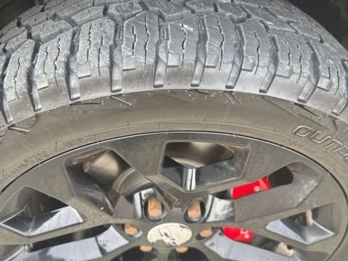 Used 2023 Chevrolet Suburban RST w/ Sport Performance Package image 13