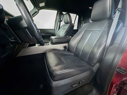 Used 2017 Ford Expedition XLT w/ Equipment Group 201A RWD image 13
