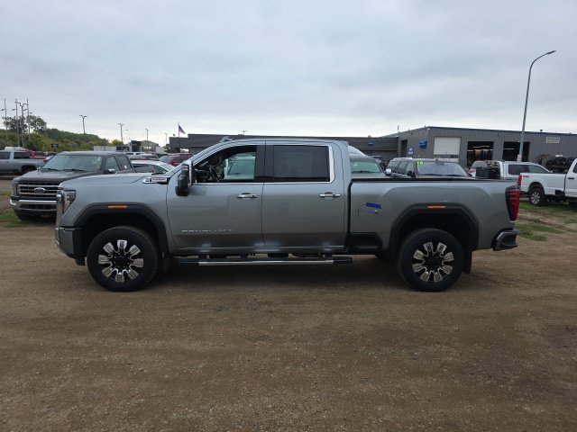 Used 2024 GMC Sierra 2500 Denali w/ Denali Reserve Package AWD/4WD image 3