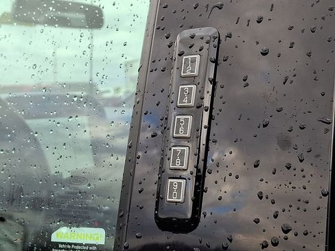 Certified 2022 Ford F150 XLT w/ Equipment Group 302A High image 29