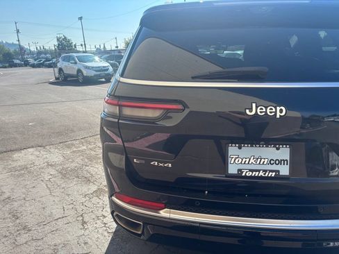 Used 2023 Jeep Grand Cherokee L Summit w/ Advanced Protech Group IV AWD/4WD image 8