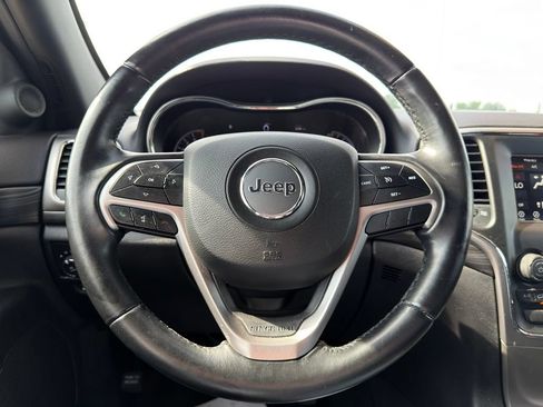 Used 2021 Jeep Grand Cherokee Laredo AWD/4WD image 16
