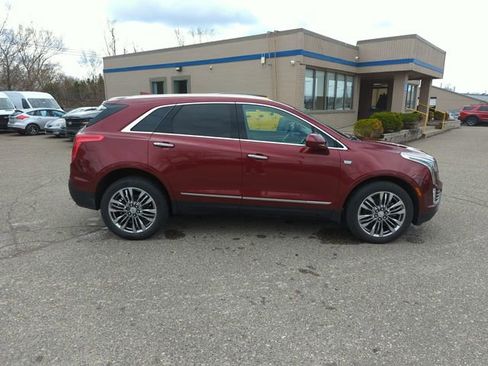 Used 2017 Cadillac XT5 Premium Luxury w/ LPO, Wheel Lock Package FWD image 6