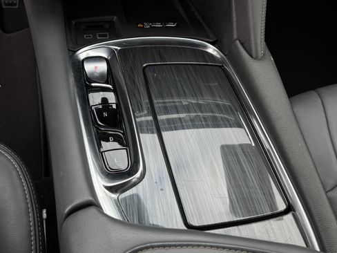 Used 2024 Buick Enclave Premium image 21