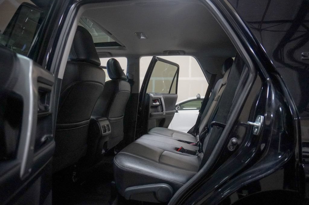 Used 2021 Toyota 4Runner SR5 Premium w/ Moonroof Package AWD/4WD image 17