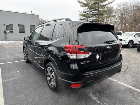 Used 2019 Subaru Forester Premium image 4