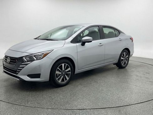 Used 2025 Nissan Versa SV FWD image 3