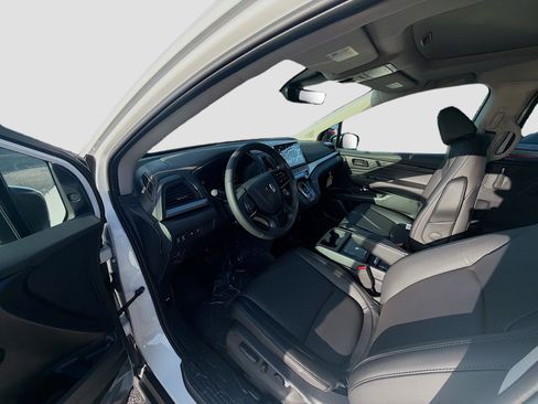 New 2026 Honda Odyssey EX-L image 9