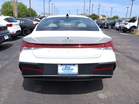 New 2026 Hyundai Elantra Limited FWD image 23