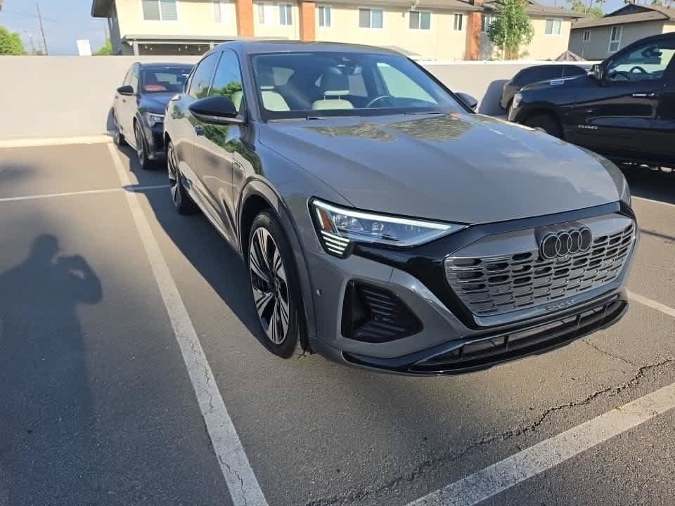 Used 2024 Audi Q8 e-tron Prestige w/ Prestige Package AWD/4WD image 4