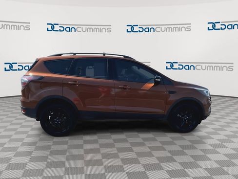 Used 2017 Ford Escape Titanium AWD/4WD image 9