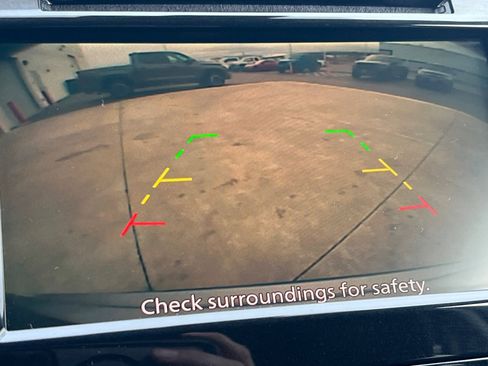 Used 2019 Nissan Rogue SV image 16