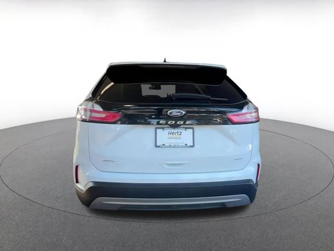 Used 2024 Ford Edge SEL image 11