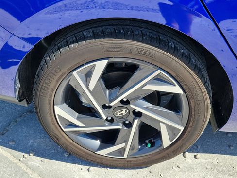 Used 2025 Hyundai Elantra Sport FWD image 10