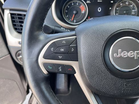 Used 2016 Jeep Cherokee Limited AWD/4WD image 26
