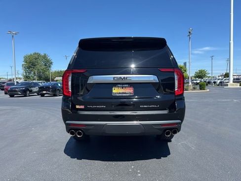 Used 2022 GMC Yukon XL Denali w/ Denali Premium Package AWD/4WD image 6