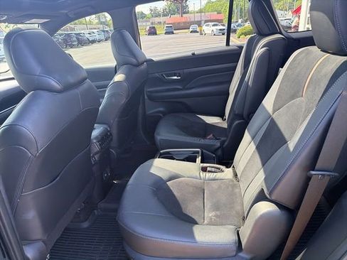 Used 2024 Toyota Grand Highlander AWD Hybrid image 20