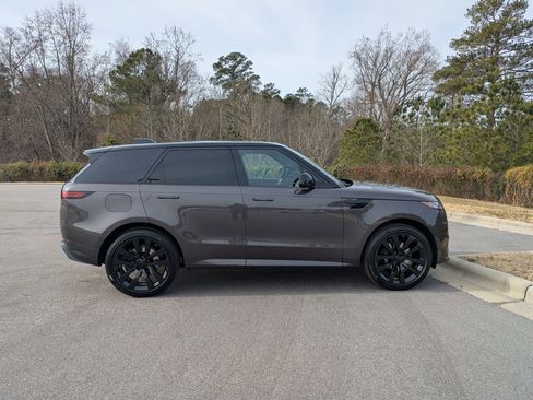 New 2026 Land Rover Range Rover Sport Dynamic SE image 4
