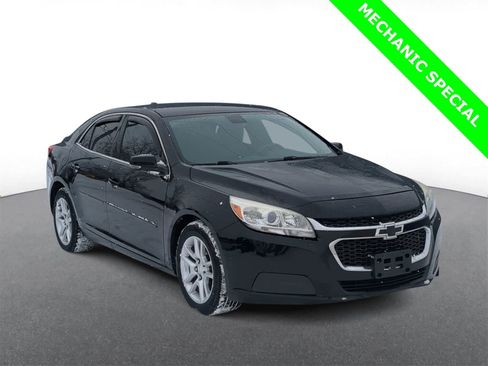 Used 2016 Chevrolet Malibu LT w/ Power Convenience Package image 2