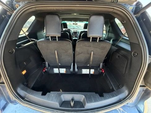 Used 2016 Ford Explorer XLT w/ Equipment Group 202A AWD/4WD image 13