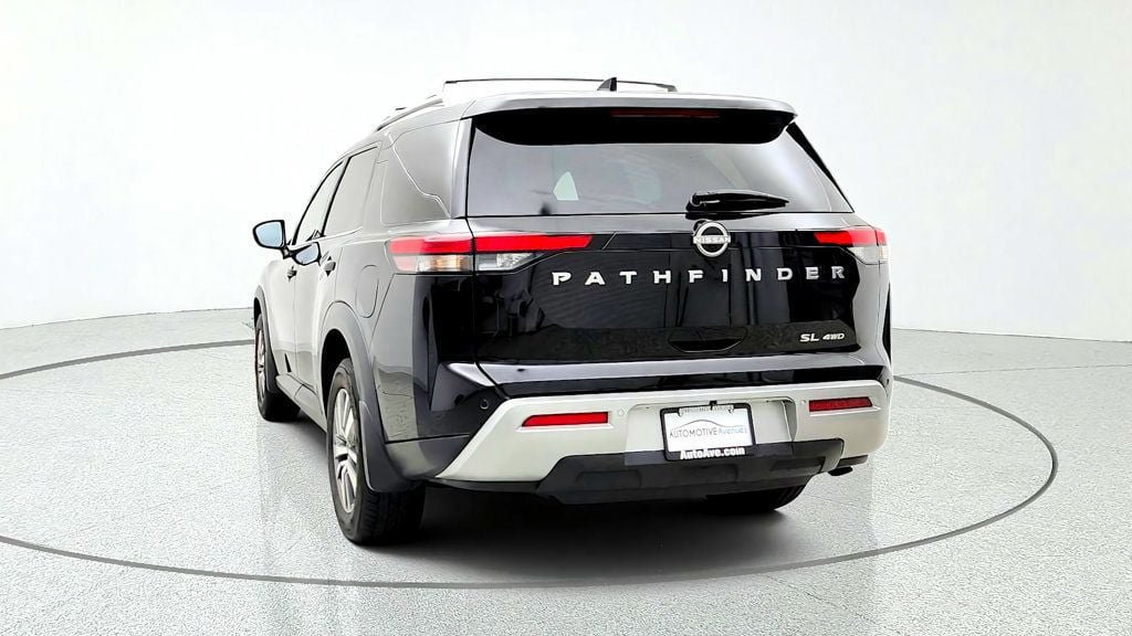 Used 2025 Nissan Pathfinder SL AWD/4WD image 6