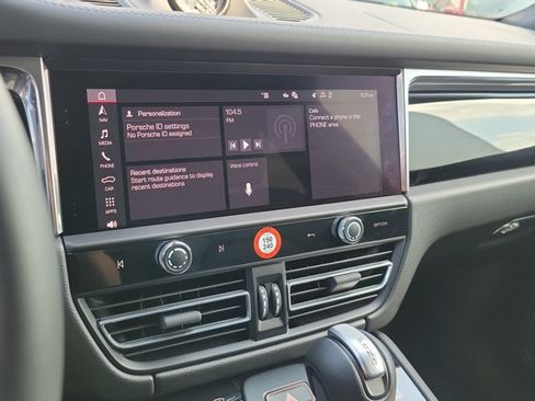 Certified 2026 Porsche Macan Turbo AWD/4WD image 33
