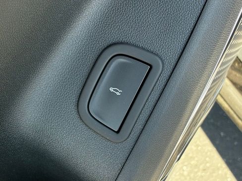 New 2026 Chevrolet Traverse RS w/ LPO, Floor Liner Package AWD/4WD image 5