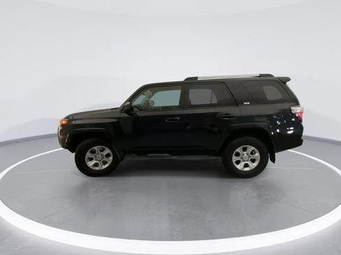 Used 2020 Toyota 4Runner SR5 AWD/4WD image 9